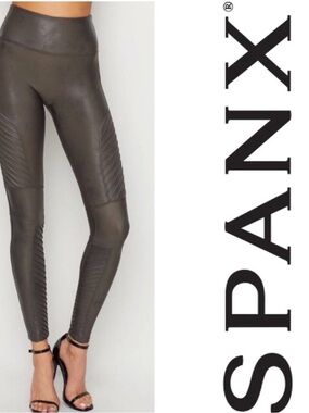 Spanx Faux Leather Leggings in Color Black SZ S/CH/P